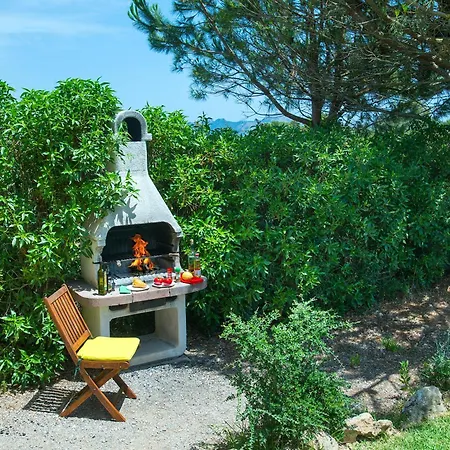 Owl Bobis - Family Holidays With Private Pool Вілла