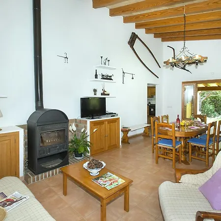 Owl Bobis - Family Holidays With Private Pool Villa